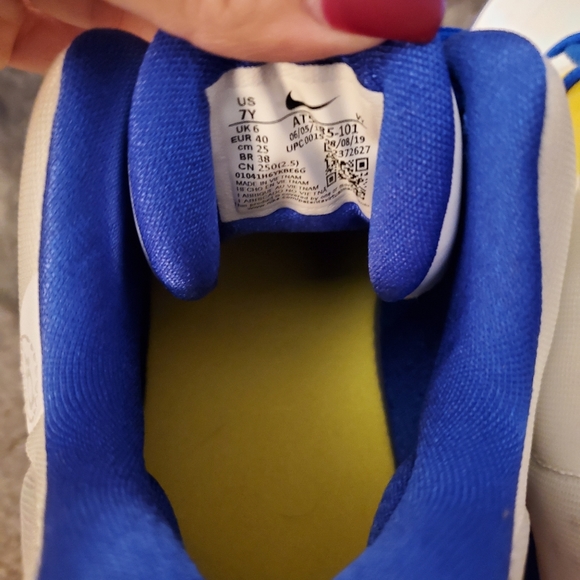 silver vapormax plus